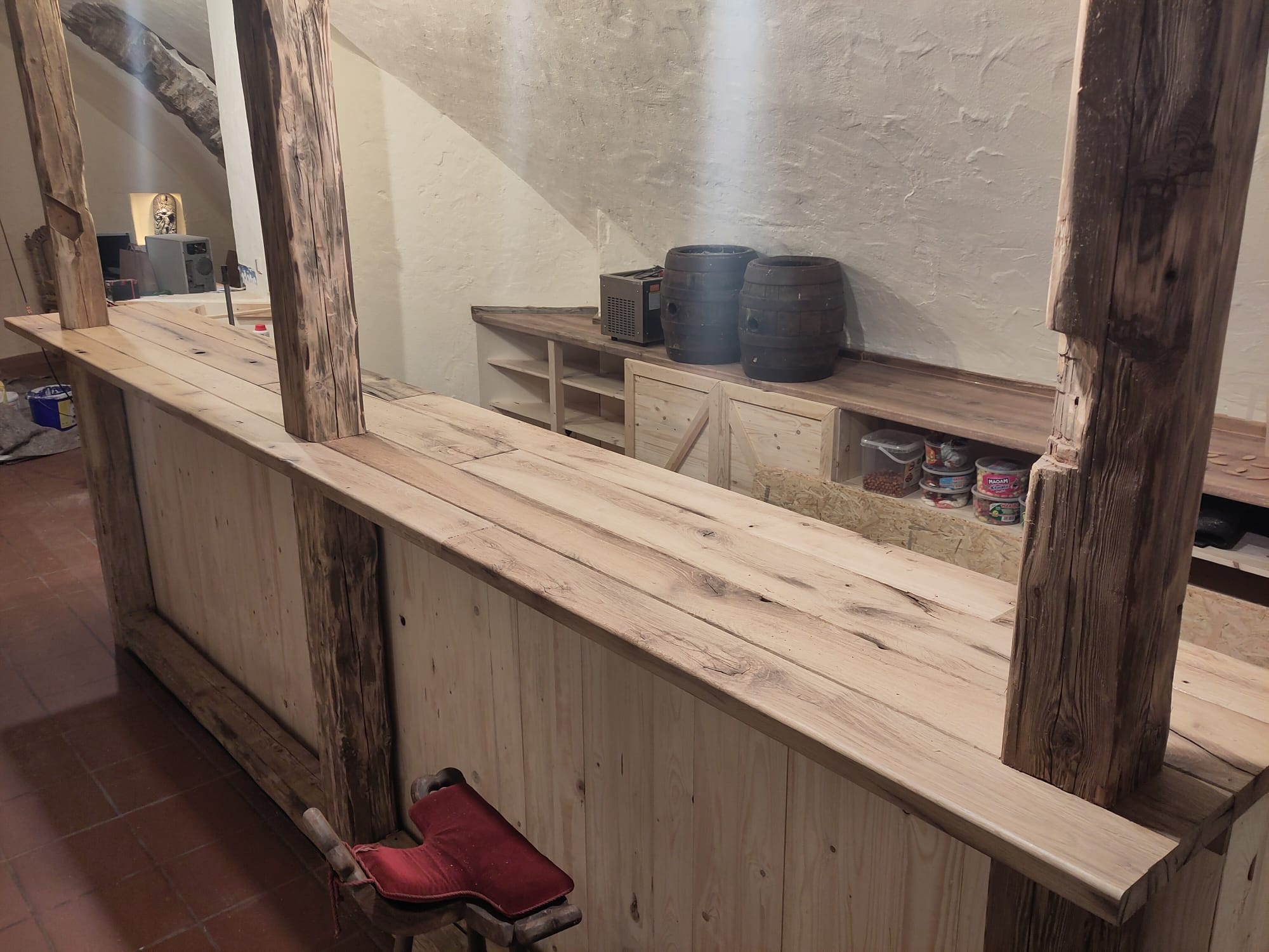 neu aufgebaut Theke